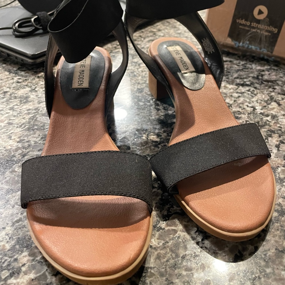 Steve Madden Block heel sandals